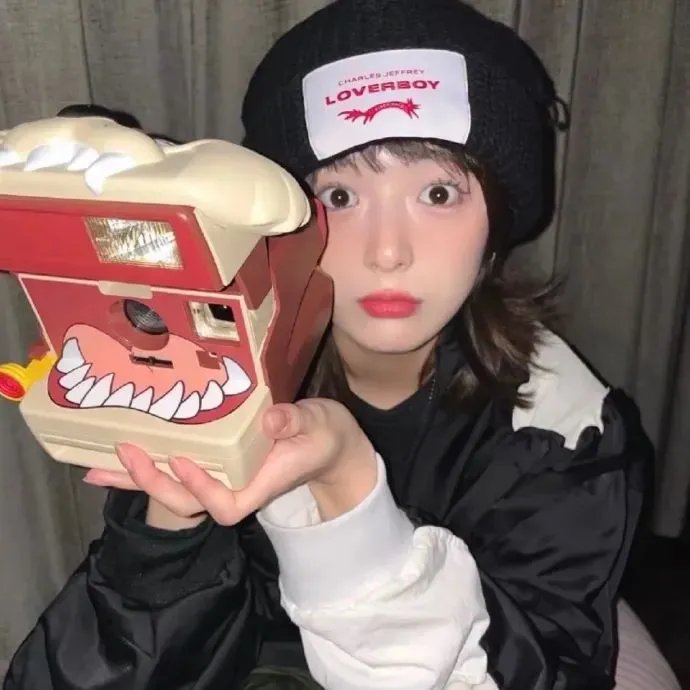 等爱的女神